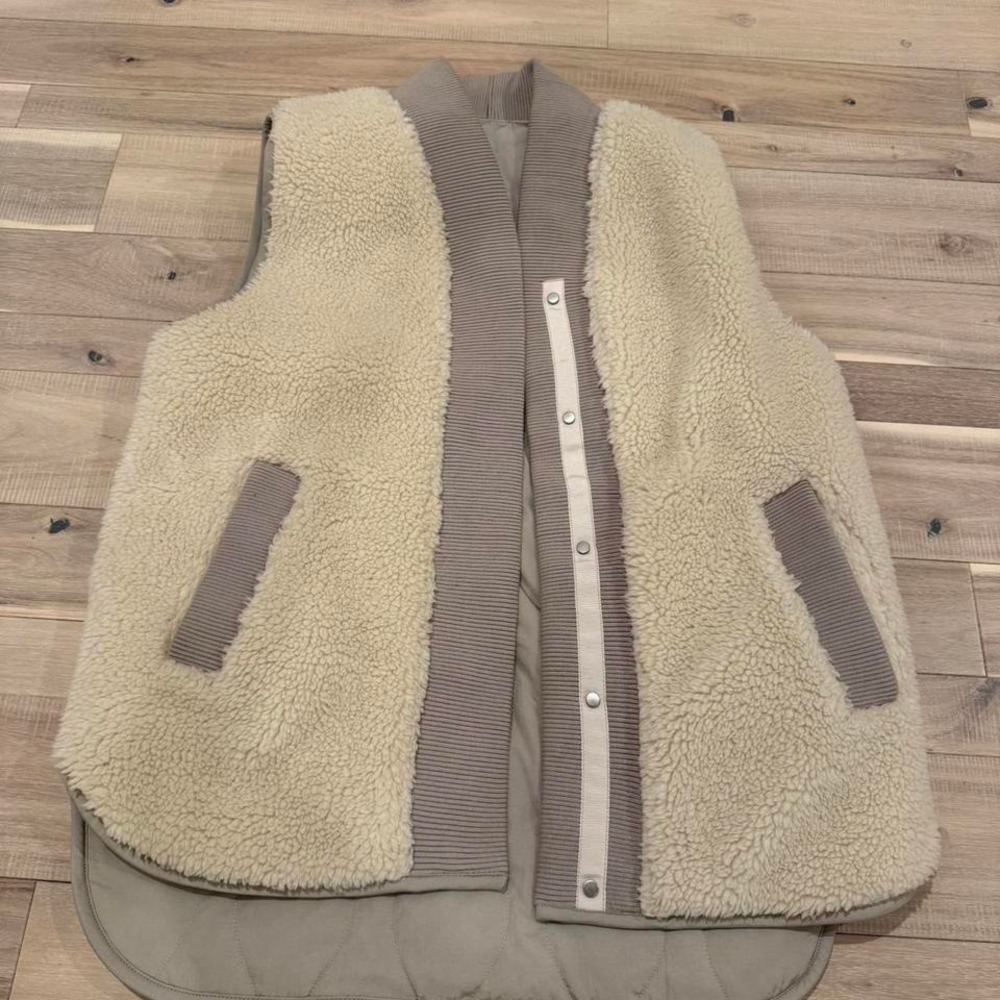 VARLEY Covey Reversible Quilt Gilet Sz small - Picture 6 of 6
